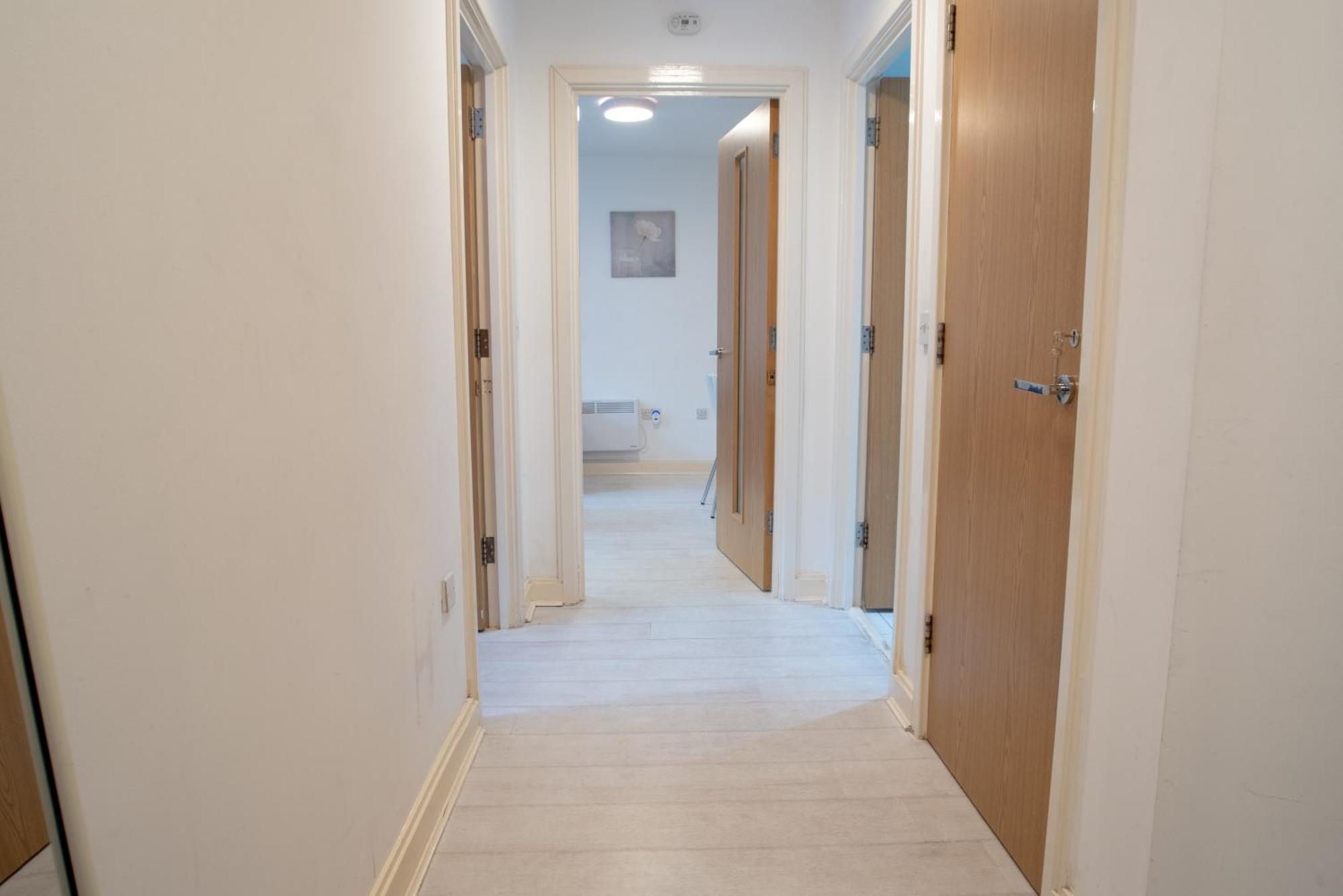 Two-Bedroom Luxury Apartment With Workspace, Free Secure Parking & Coffee 伯明翰 外观 照片