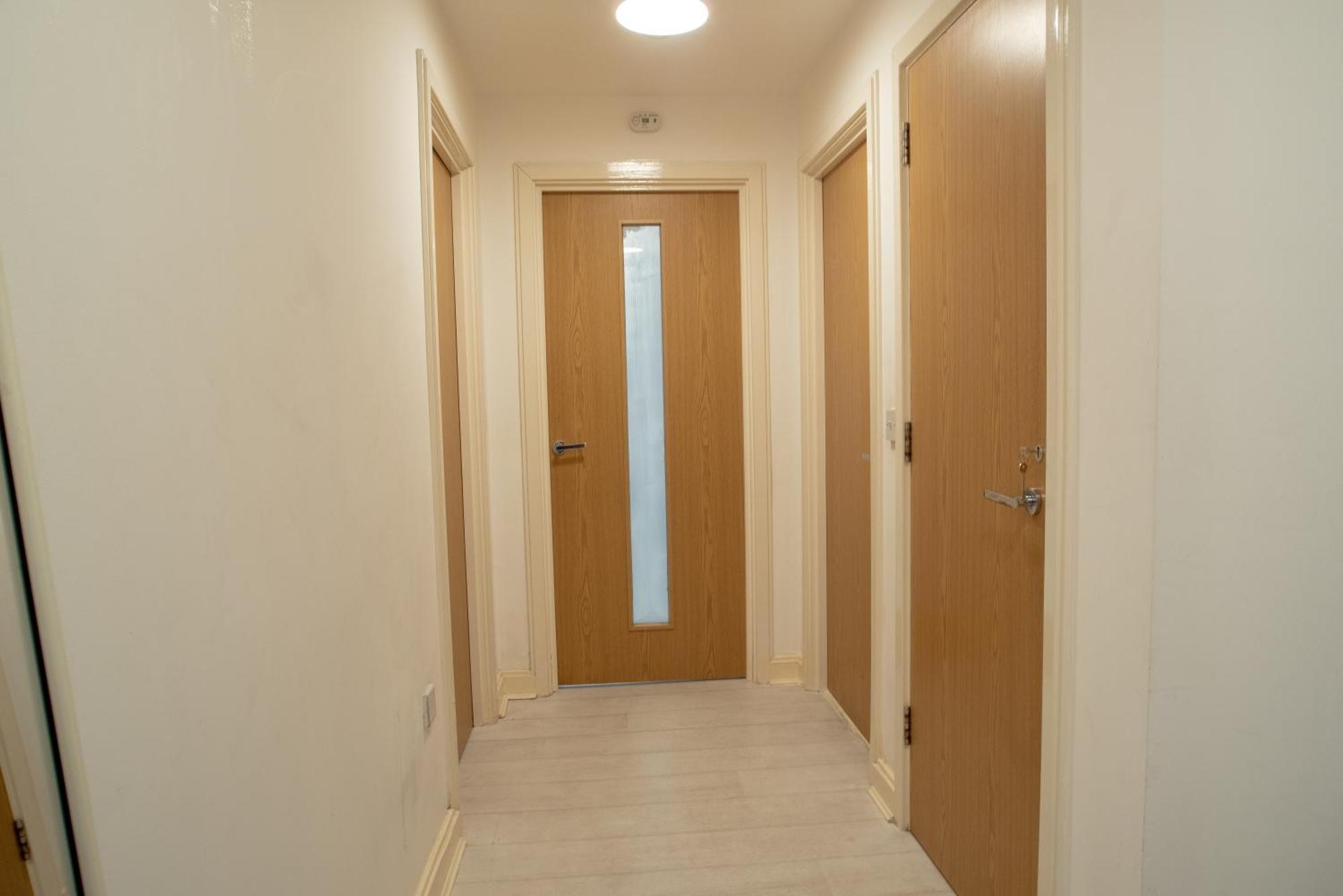 Two-Bedroom Luxury Apartment With Workspace, Free Secure Parking & Coffee 伯明翰 外观 照片